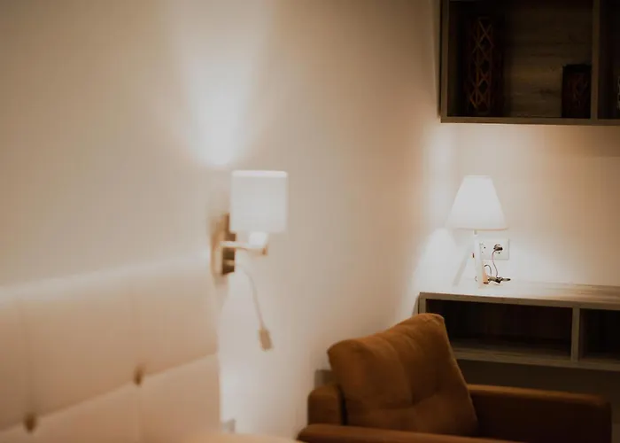 Akron Luxury Holidays